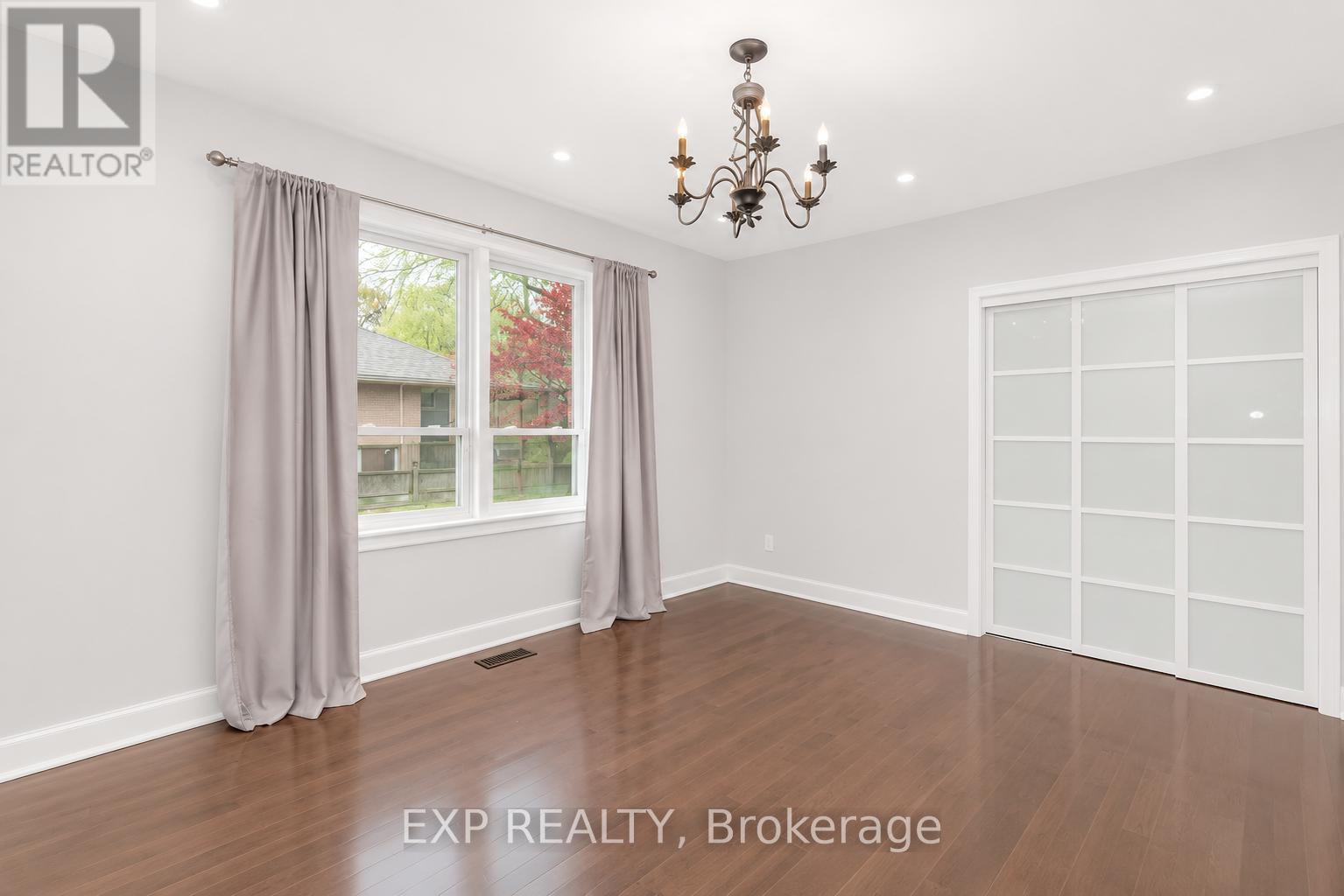 1259 Twin Oaks Dell Drive, Mississauga (Lorne Park), Ontario  L5H 3J7 - Photo 10 - W13416056