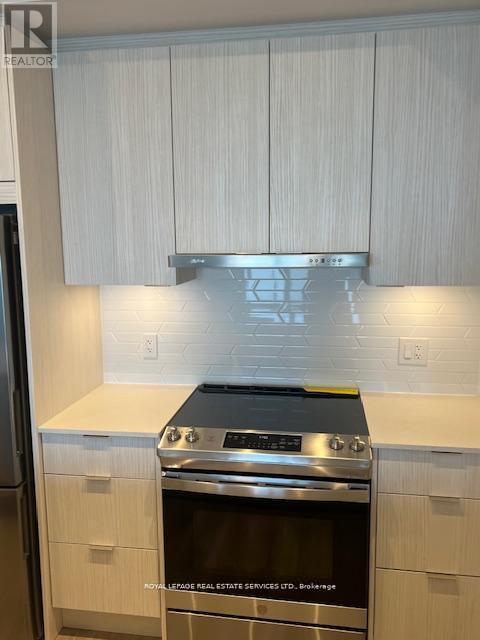 4710 - 430 Square One Drive, Mississauga, Ontario  L5B 3Y1 - Photo 3 - W13416058