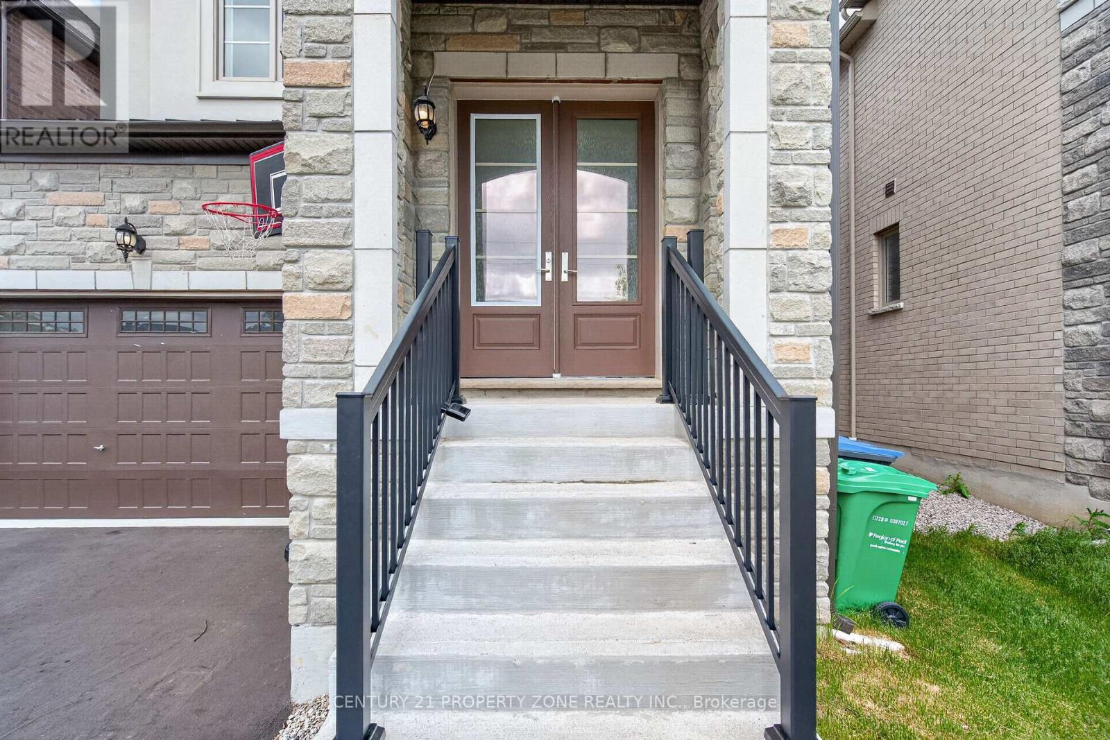 105 Walker Road W, Caledon (Caledon East), Ontario  L7C 4M9 - Photo 2 - W13416096
