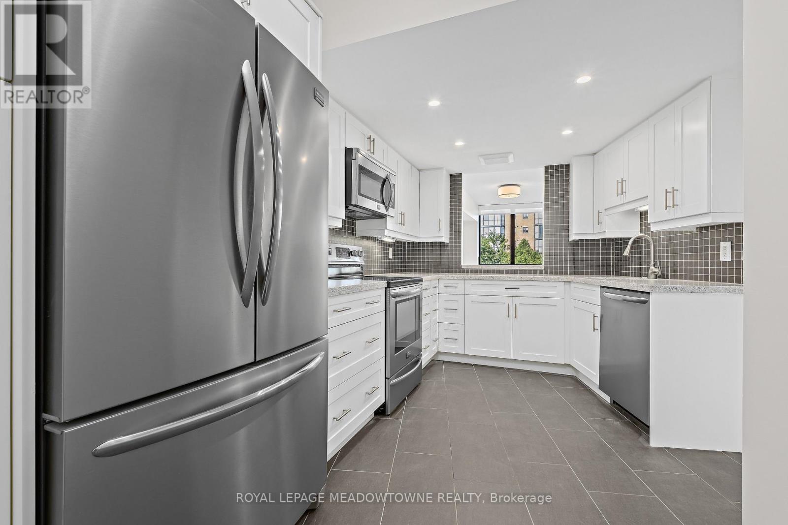 506 - 1230 Marlborough Court, Oakville (Cp College Park), Ontario  L6H 3K6 - Photo 13 - W13416104