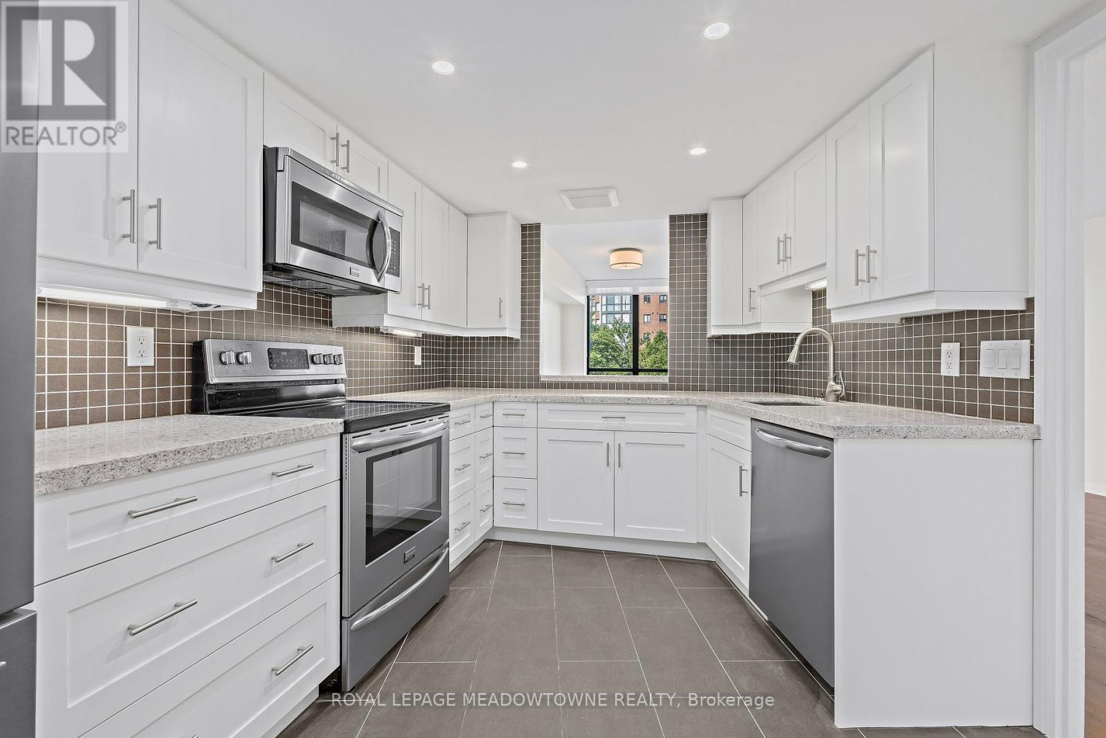 506 - 1230 Marlborough Court, Oakville (Cp College Park), Ontario  L6H 3K6 - Photo 14 - W13416104
