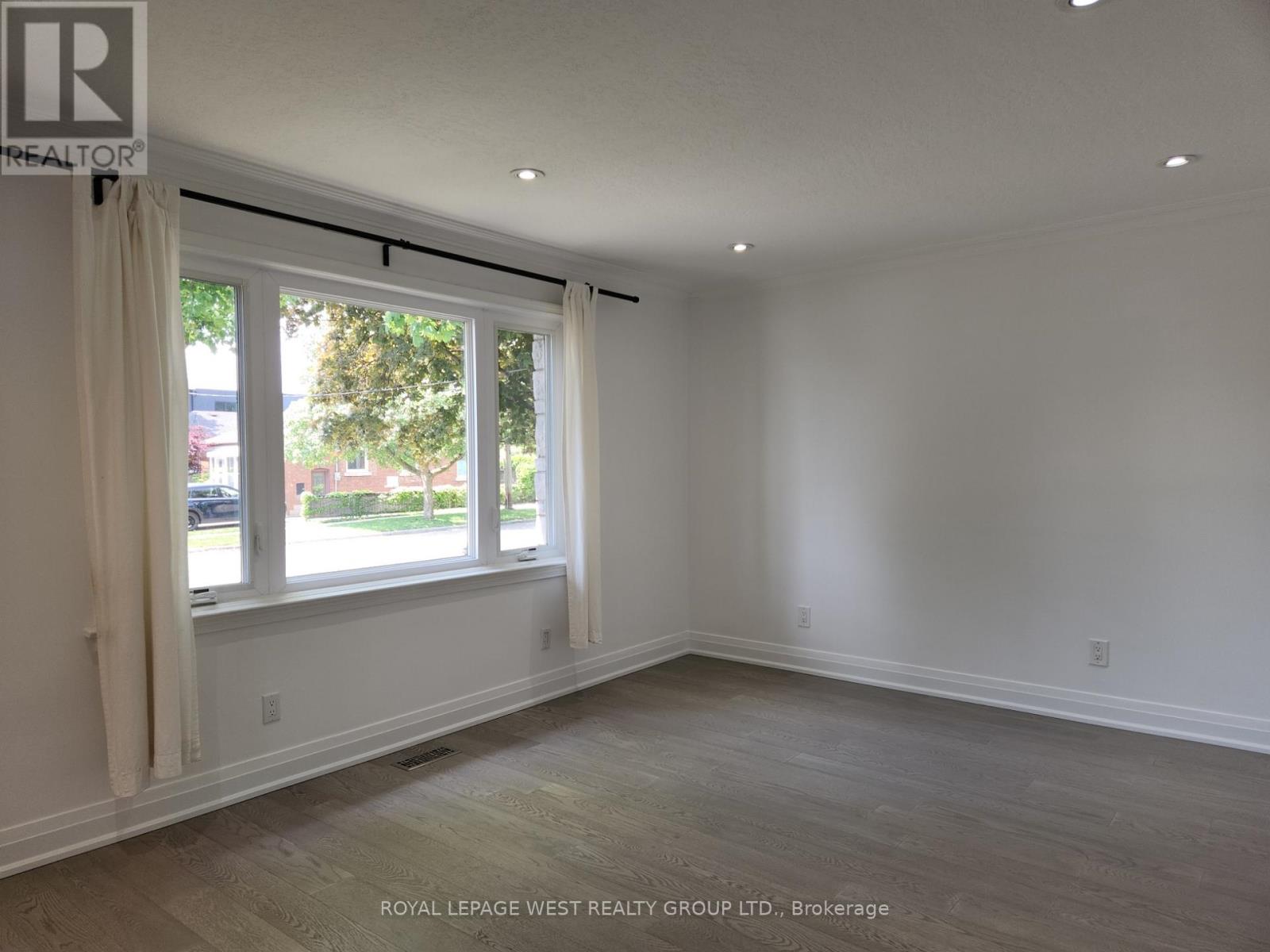 Main Floor - 221 Thirtieth Street, Toronto, Ontario  M8W 3C9 - Photo 15 - W13416112