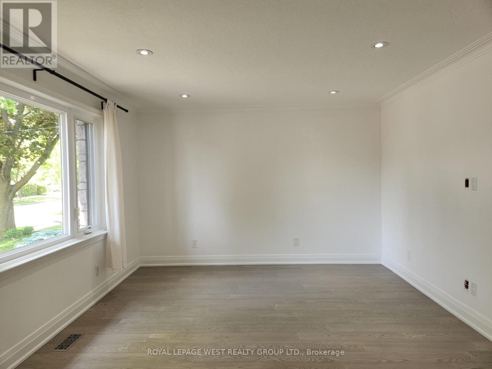 Main Floor - 221 Thirtieth Street, Toronto, Ontario  M8W 3C9 - Photo 18 - W13416112