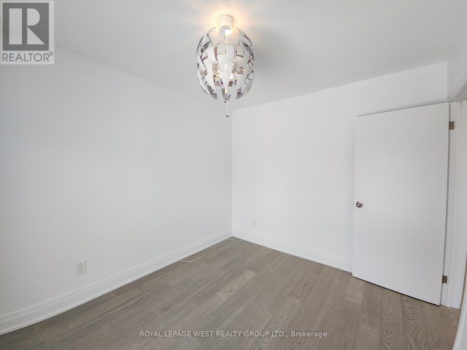 Main Floor - 221 Thirtieth Street, Toronto, Ontario  M8W 3C9 - Photo 25 - W13416112