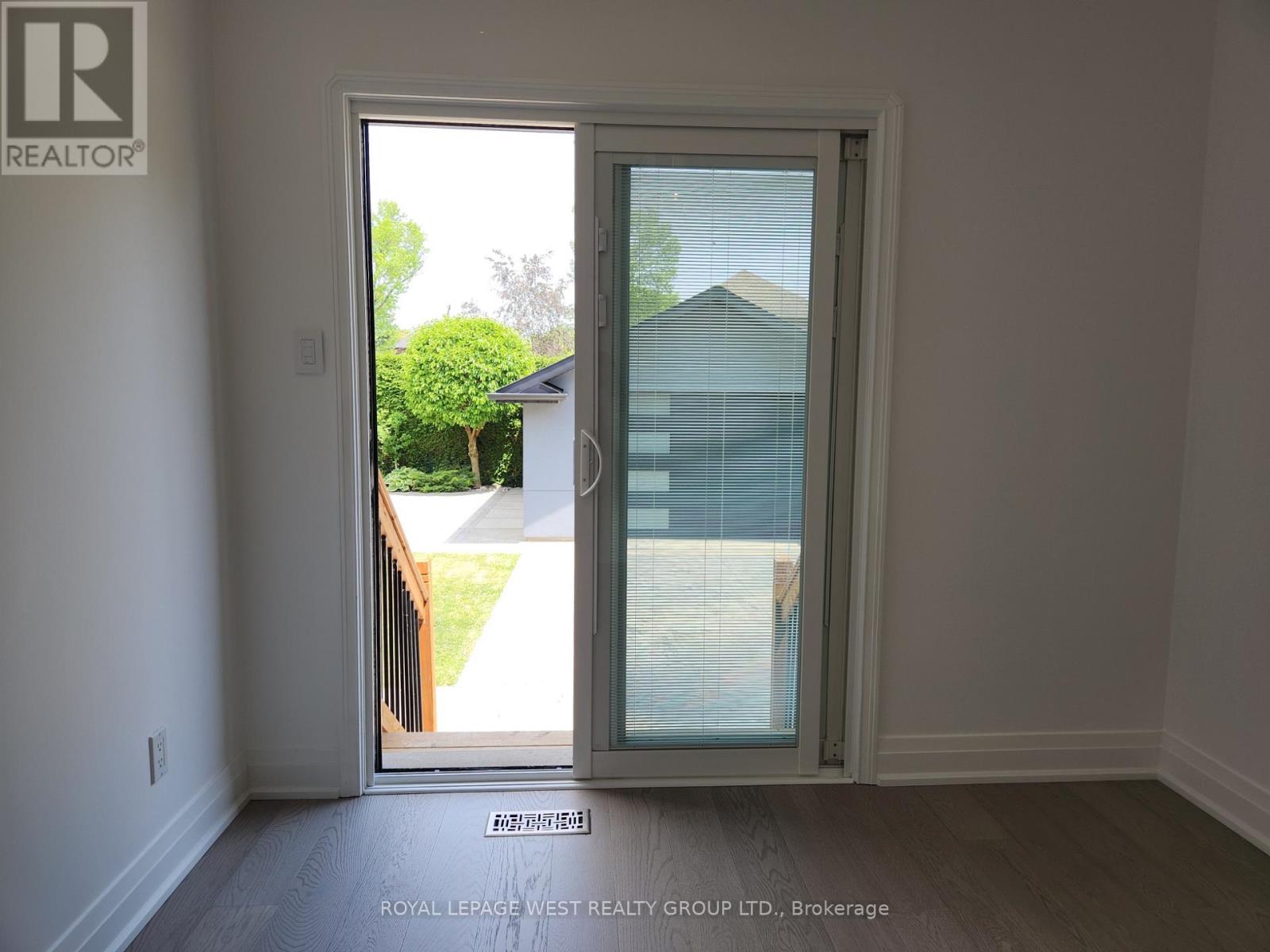 Main Floor - 221 Thirtieth Street, Toronto, Ontario  M8W 3C9 - Photo 26 - W13416112