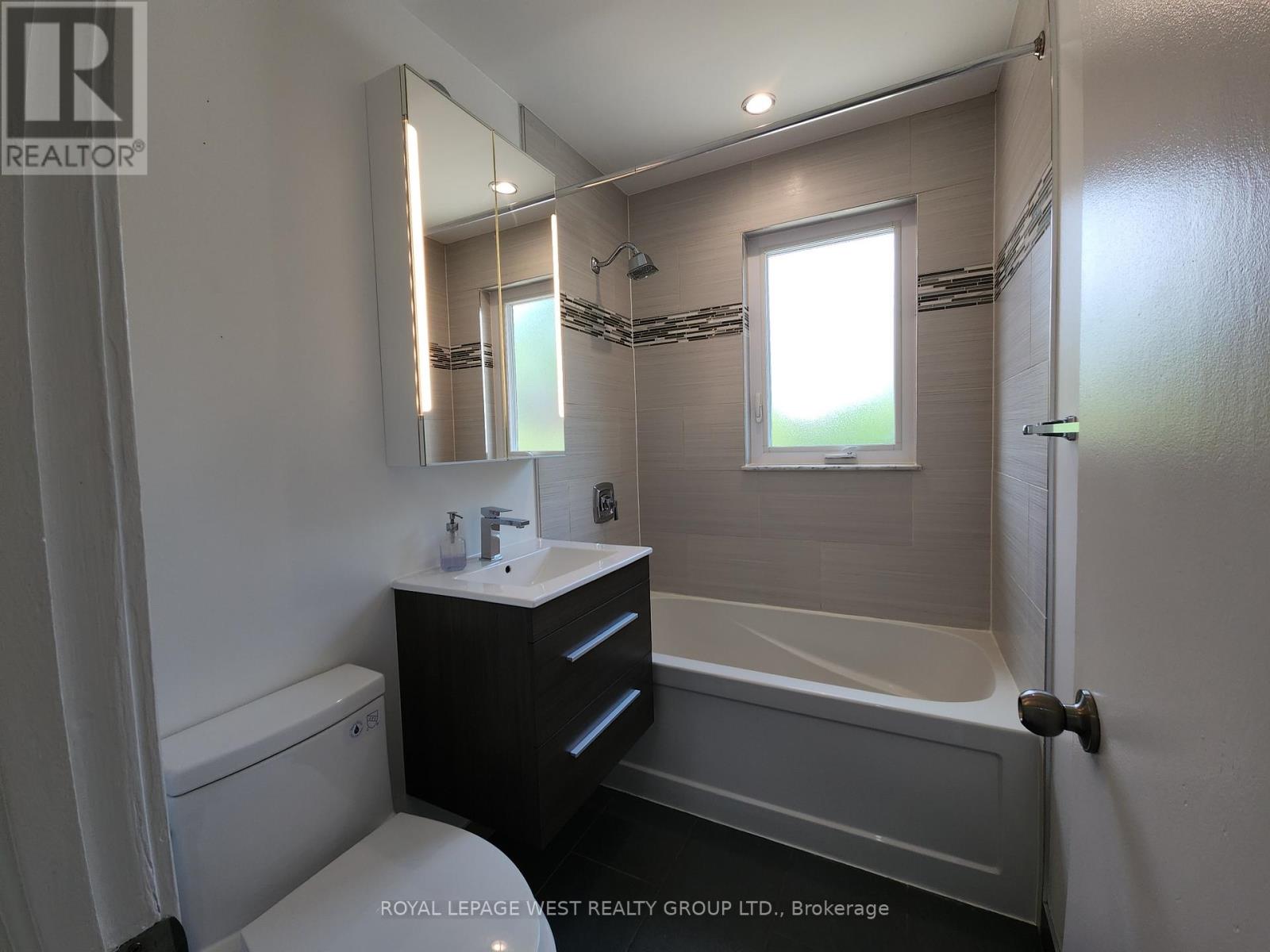 Main Floor - 221 Thirtieth Street, Toronto, Ontario  M8W 3C9 - Photo 27 - W13416112