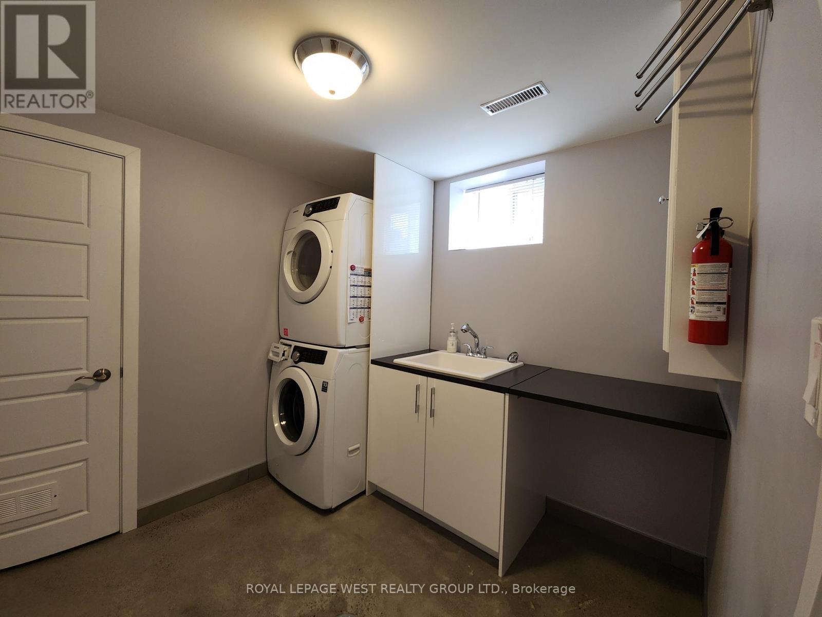 Main Floor - 221 Thirtieth Street, Toronto, Ontario  M8W 3C9 - Photo 30 - W13416112