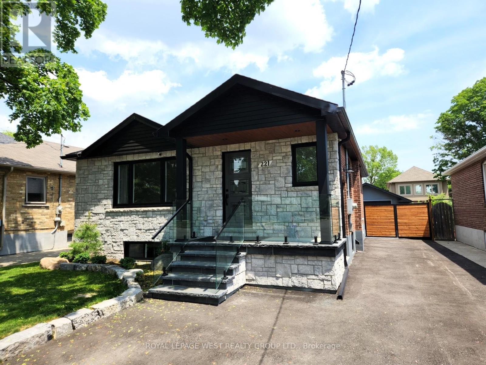 BASEMENT - 221 THIRTIETH STREET, toronto (alderwood), Ontario