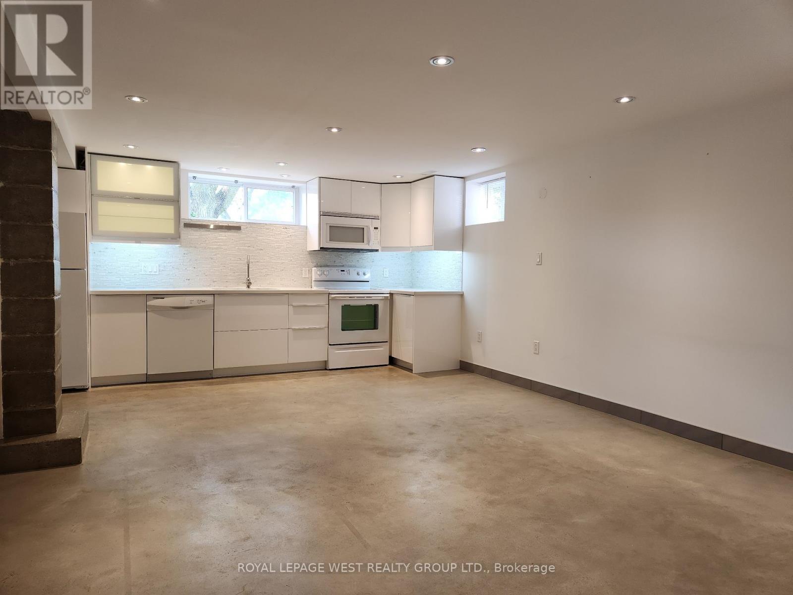 Basement - 221 Thirtieth Street, Toronto (Alderwood), Ontario  M8W 3C9 - Photo 16 - W13416126