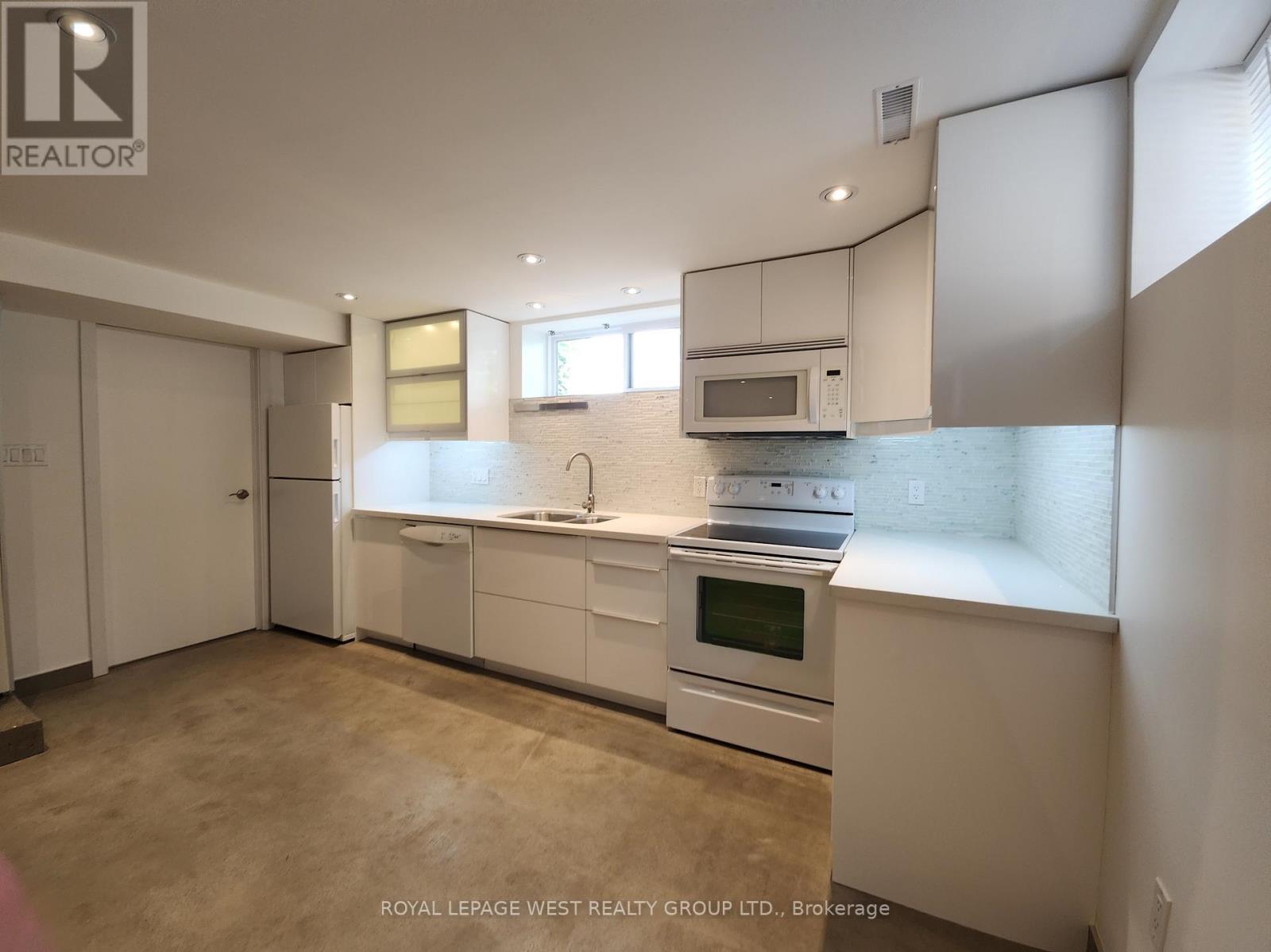 Basement - 221 Thirtieth Street, Toronto (Alderwood), Ontario  M8W 3C9 - Photo 5 - W13416126