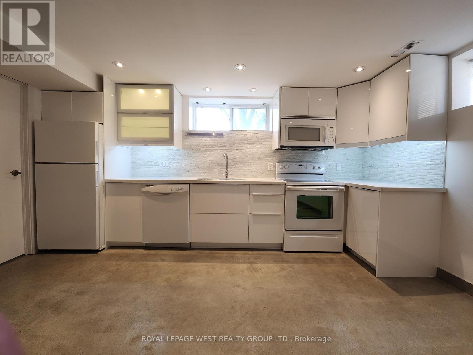Basement - 221 Thirtieth Street, Toronto (Alderwood), Ontario  M8W 3C9 - Photo 6 - W13416126
