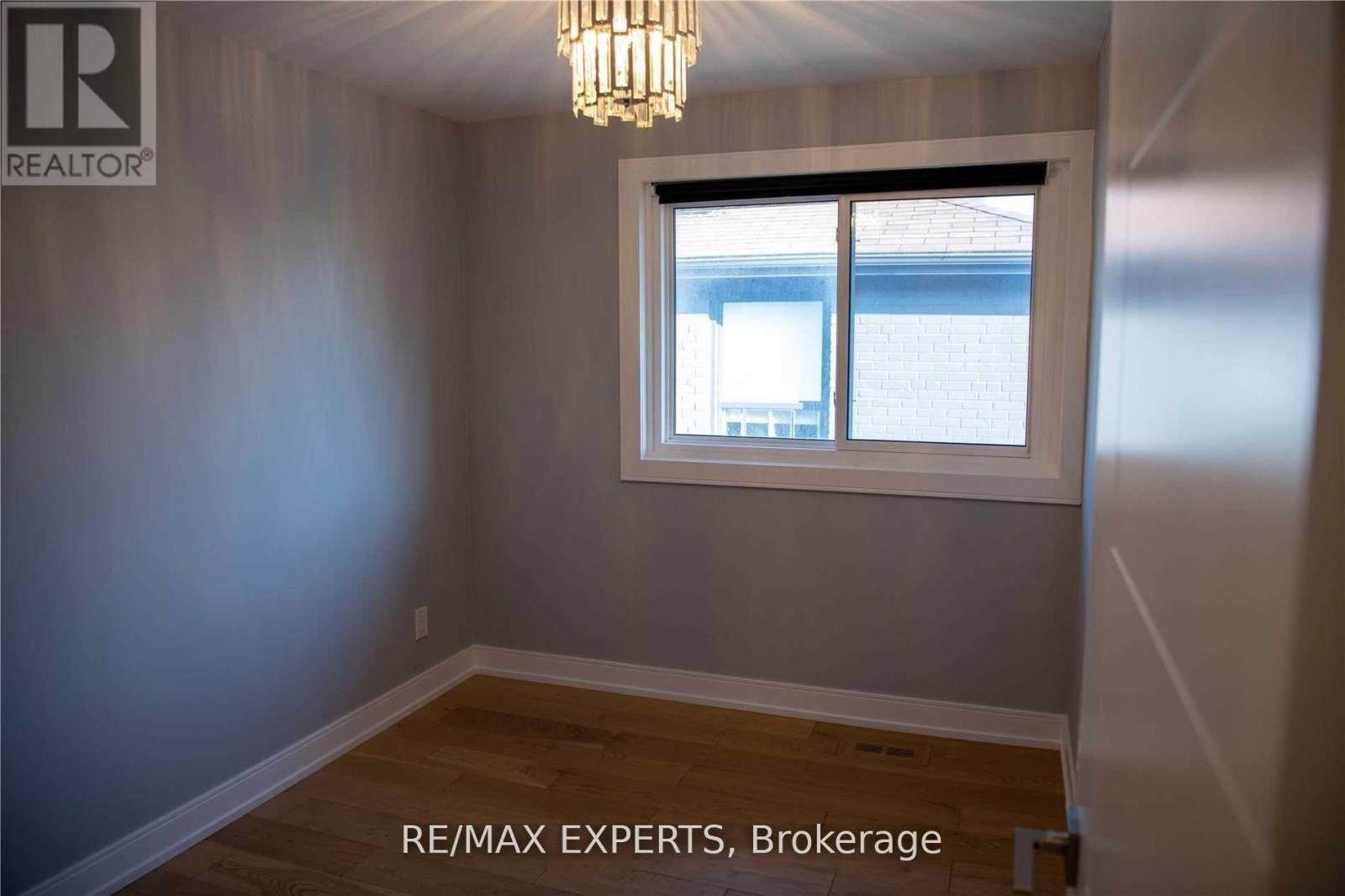 Upper - 333 Rimilton Avenue, Toronto (Alderwood), Ontario  M8W 2E5 - Photo 8 - W13416256