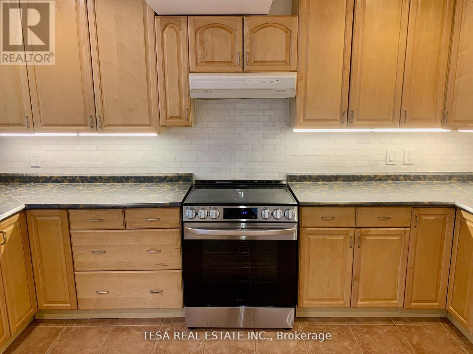 15 Downing Street, Toronto, Ontario  M9B 1E9 - Photo 12 - W13416260
