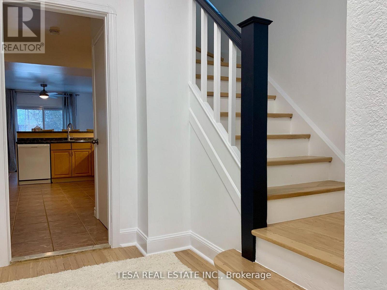 15 Downing Street, Toronto, Ontario  M9B 1E9 - Photo 4 - W13416260