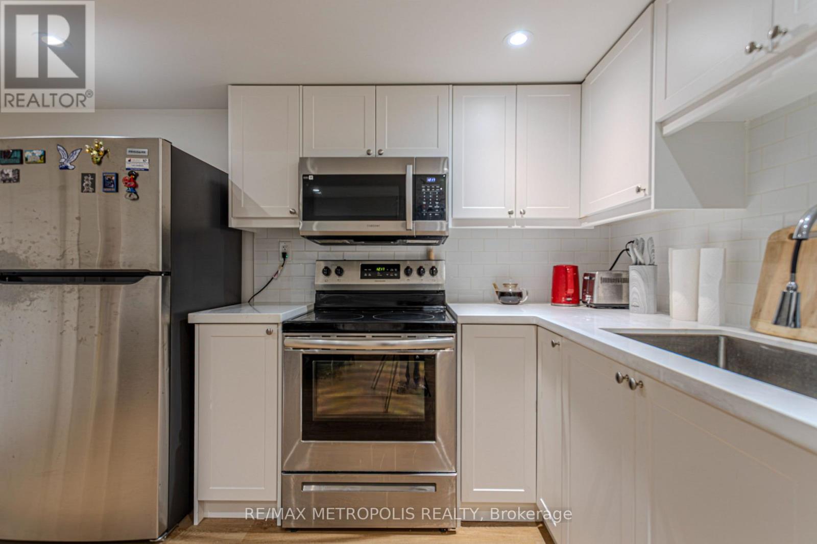 Basement - 79a Laburnham Avenue, Toronto (Long Branch), Ontario  M8W 1S6 - Photo 10 - W13416342