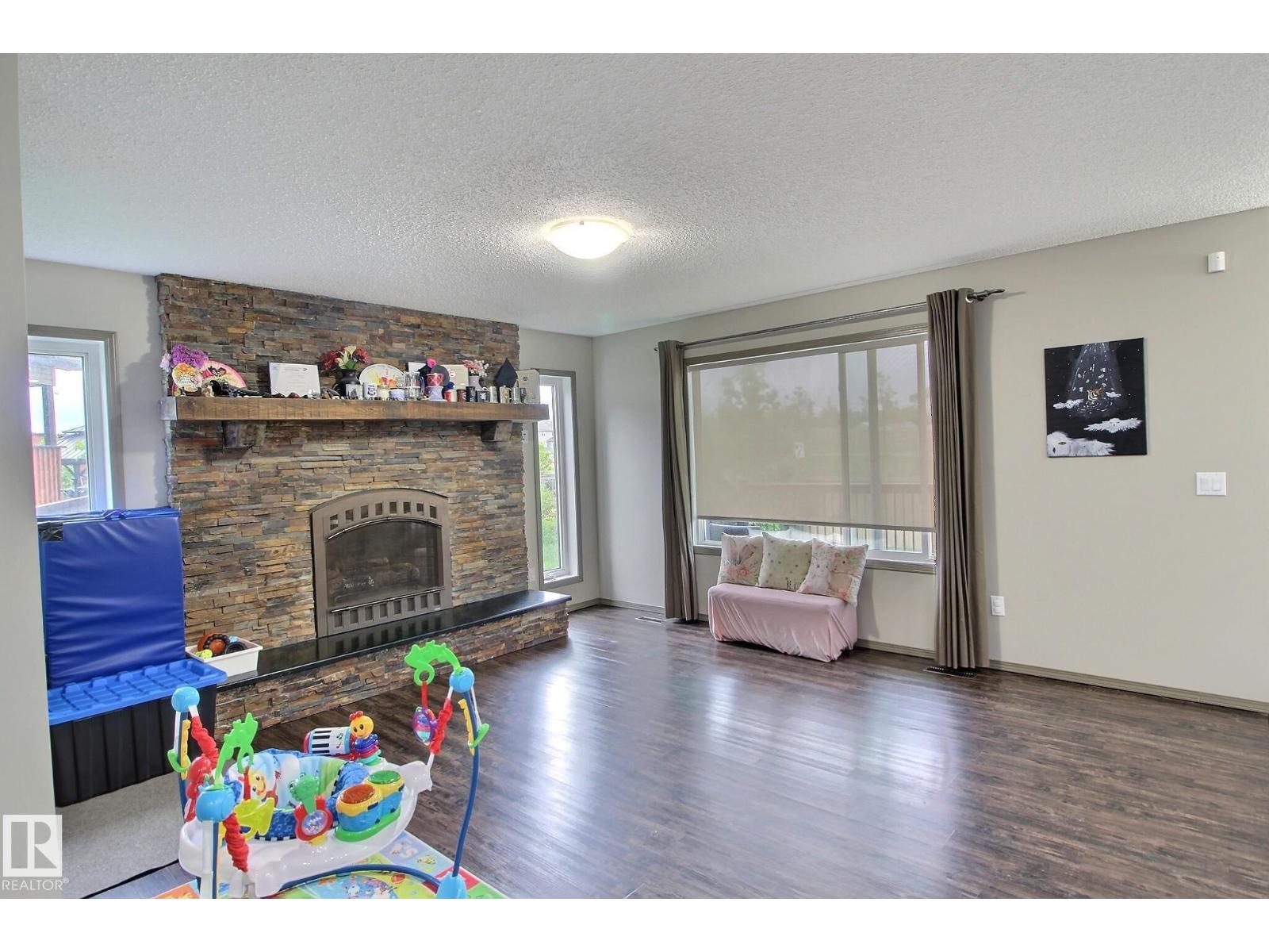 19 Huxley Cv, Spruce Grove, Alberta  T7X 4S5 - Photo 4 - E4490023