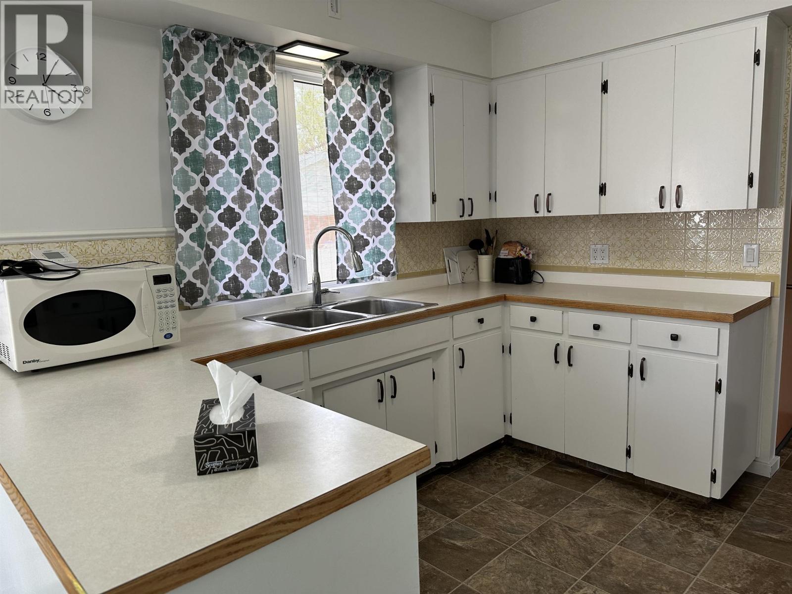 9607 108 Avenue, Fort St. John, British Columbia  V1J 2P9 - Photo 7 - R3133302