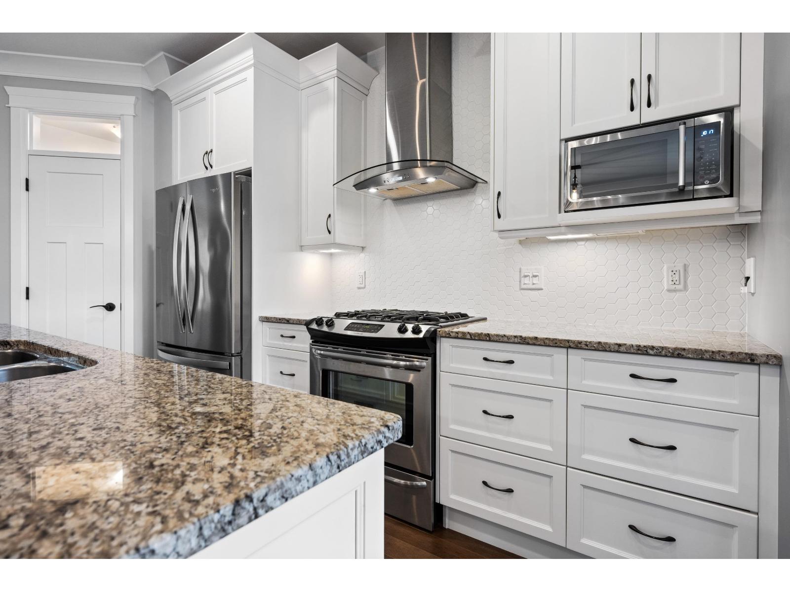 5753 Garrison Boulevard, Garrison Crossing, Chilliwack, British Columbia  V2R 0S8 - Photo 14 - R3133381