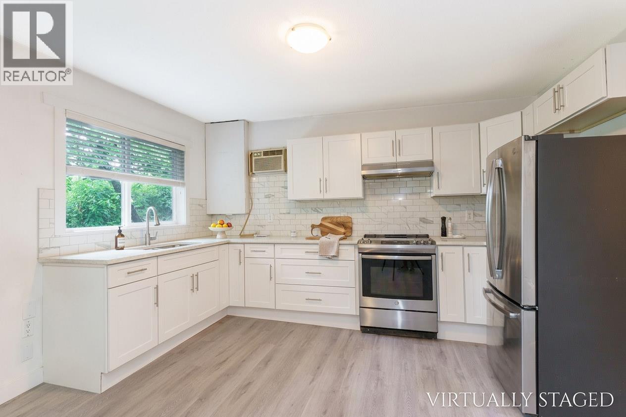 20420 Lorne Avenue, Maple Ridge, British Columbia  V2X 1G7 - Photo 2 - R3133365