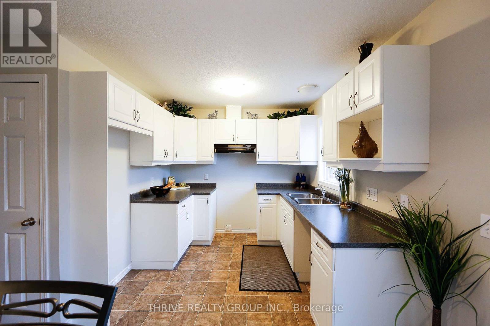 48 - 2635 Bateman Trail, London South, Ontario  N6L 0B1 - Photo 2 - X13416426