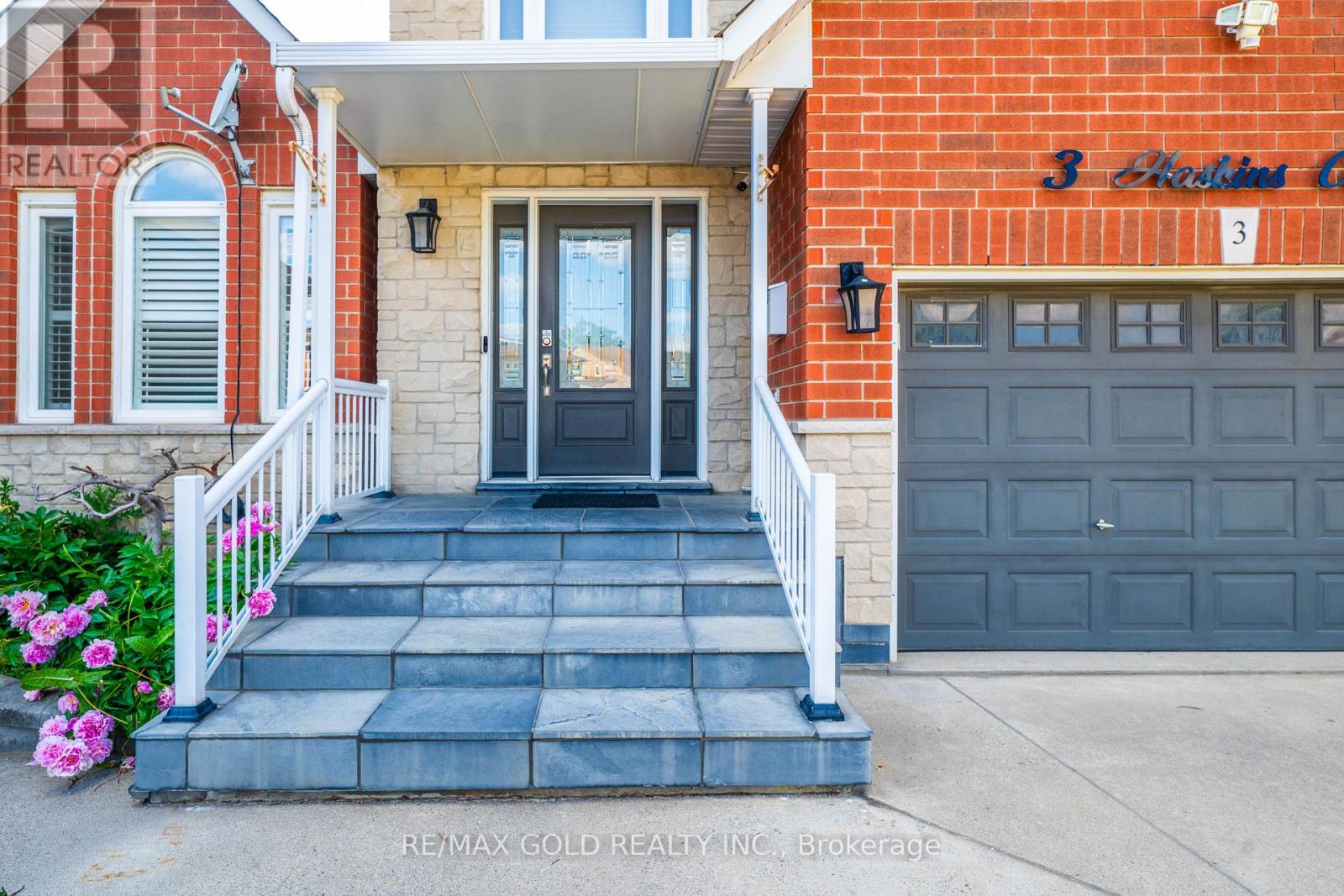 3 Haskins Court, Hamilton, Ontario  L8K 6R1 - Photo 4 - X13416046