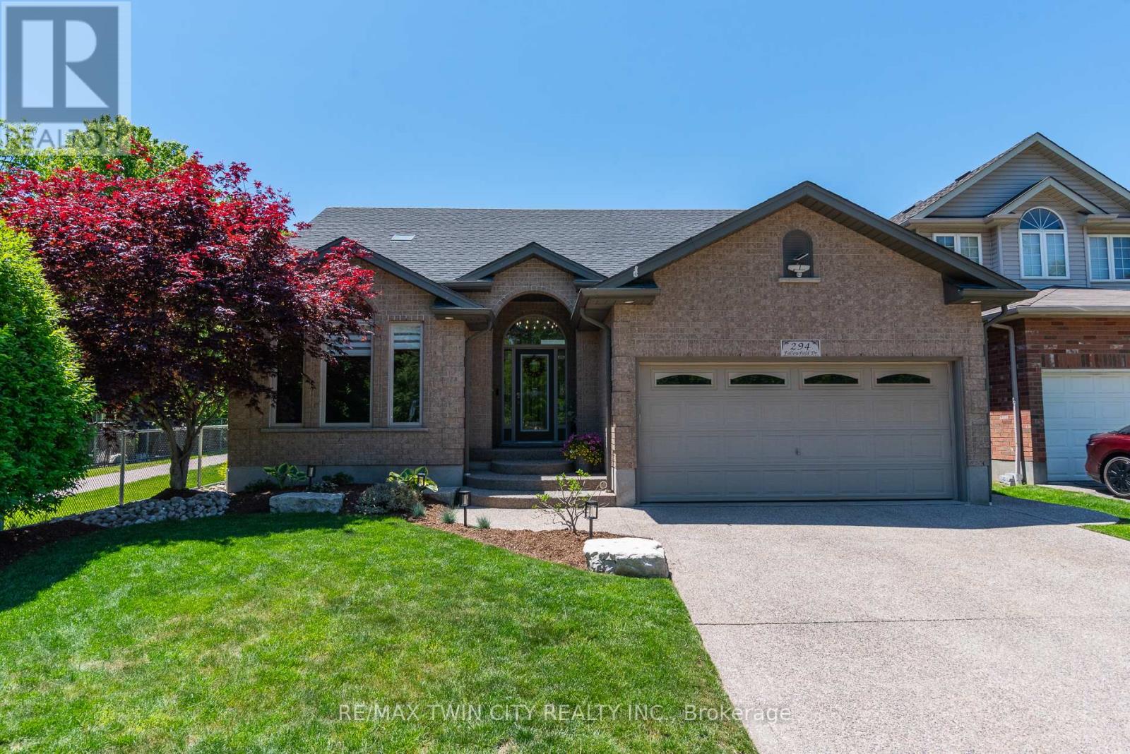 294 FALLOWFIELD DRIVE, Kitchener, Ontario