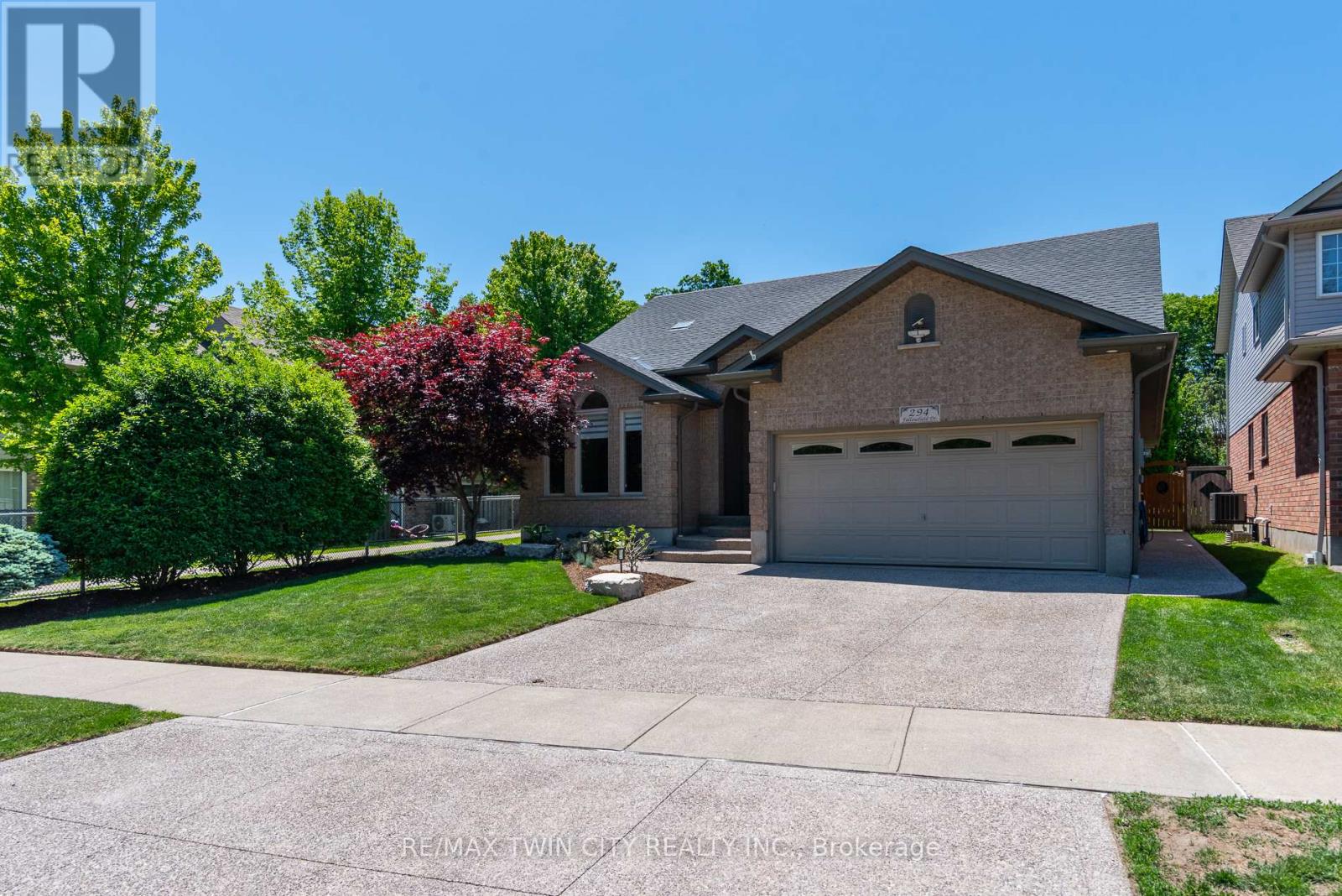 294 Fallowfield Drive, Kitchener, Ontario  N2C 2T8 - Photo 2 - X13416166