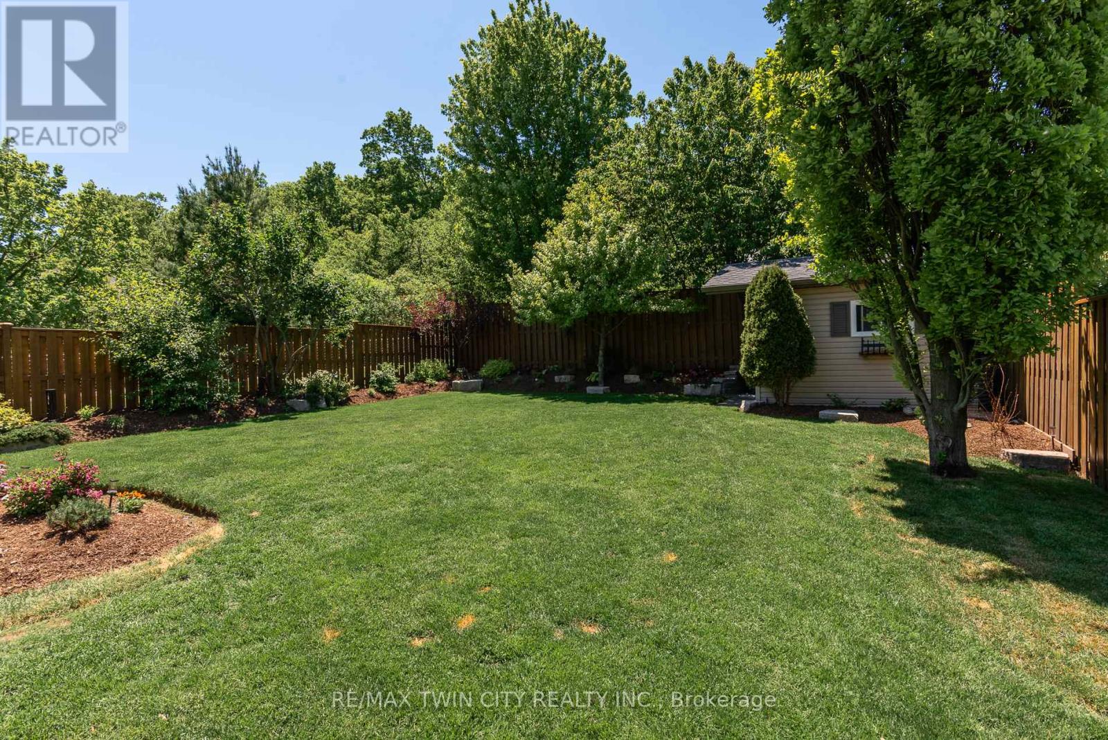 294 Fallowfield Drive, Kitchener, Ontario  N2C 2T8 - Photo 4 - X13416166