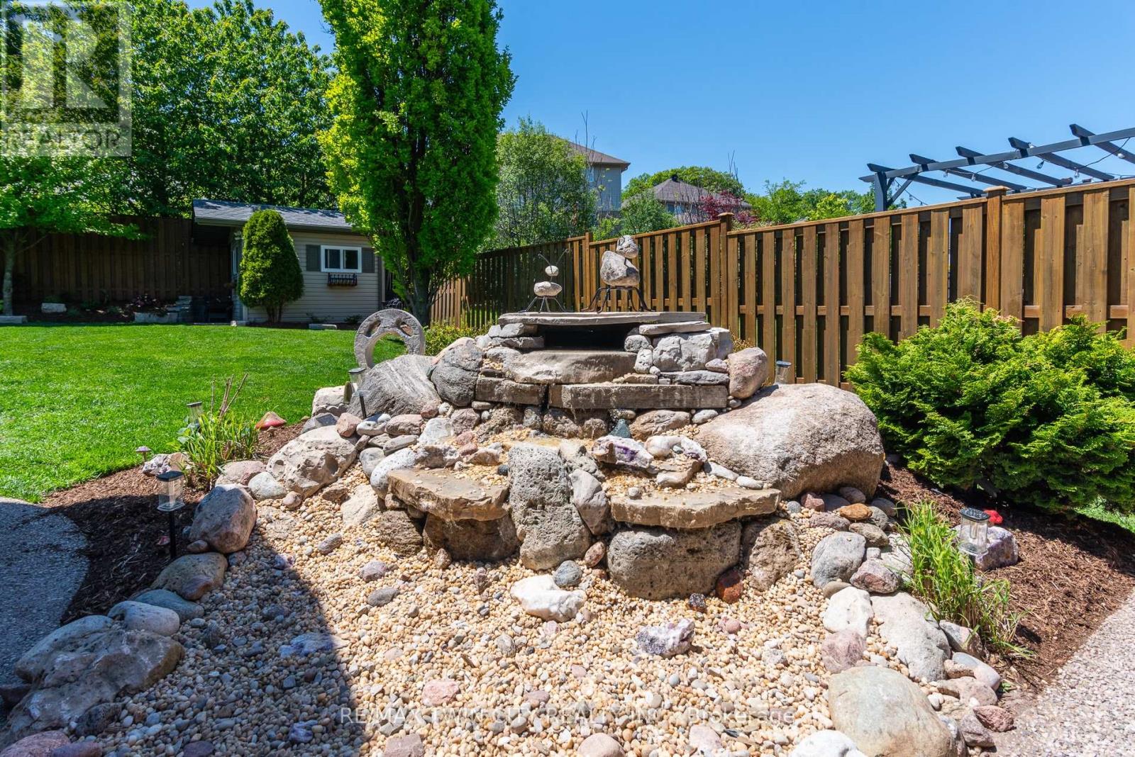 294 Fallowfield Drive, Kitchener, Ontario  N2C 2T8 - Photo 8 - X13416166