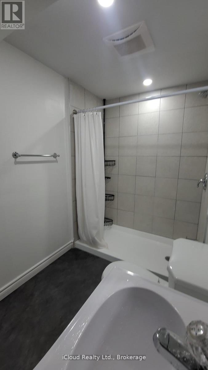 24 Chilton Drive, Hamilton (Stoney Creek Mountain), Ontario  L8J 1M2 - Photo 10 - X13416204