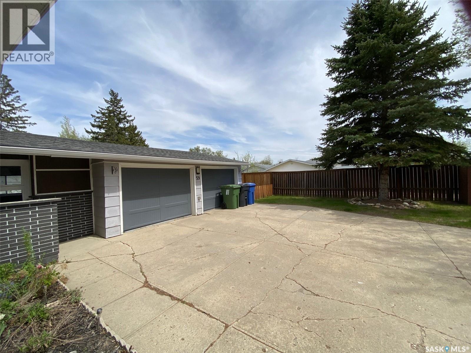59 Deerwood Crescent, Yorkton, Saskatchewan  S3N 2M4 - Photo 2 - SK038657
