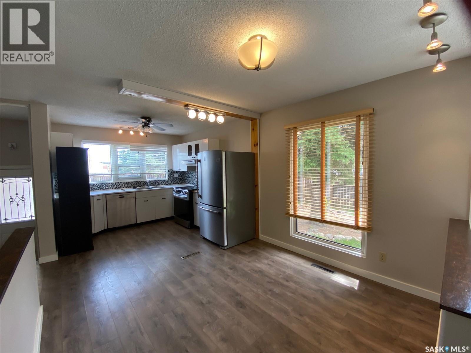 59 Deerwood Crescent, Yorkton, Saskatchewan  S3N 2M4 - Photo 4 - SK038657