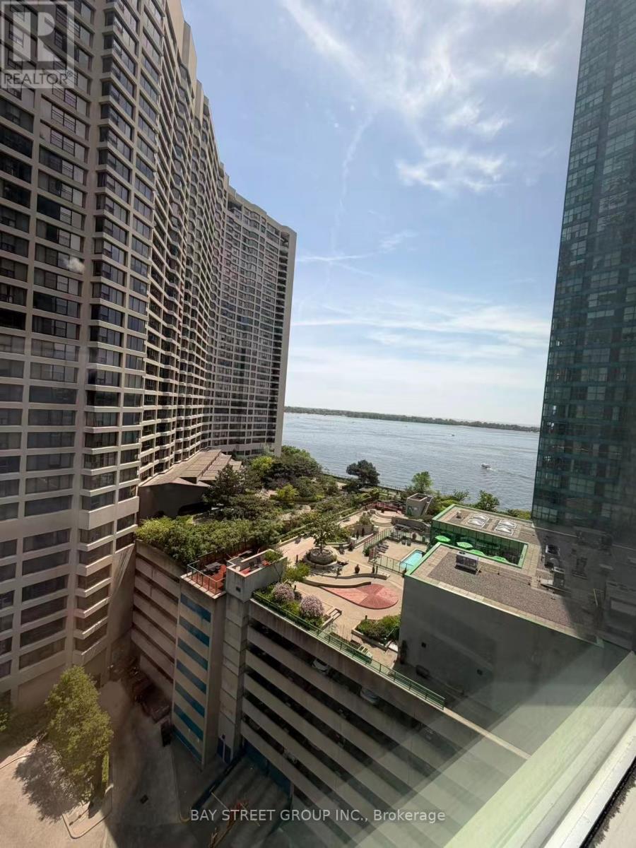 1603 - 77 Harbour Square, Toronto (Waterfront Communities), Ontario  M5J 2S2 - Photo 10 - C13416394