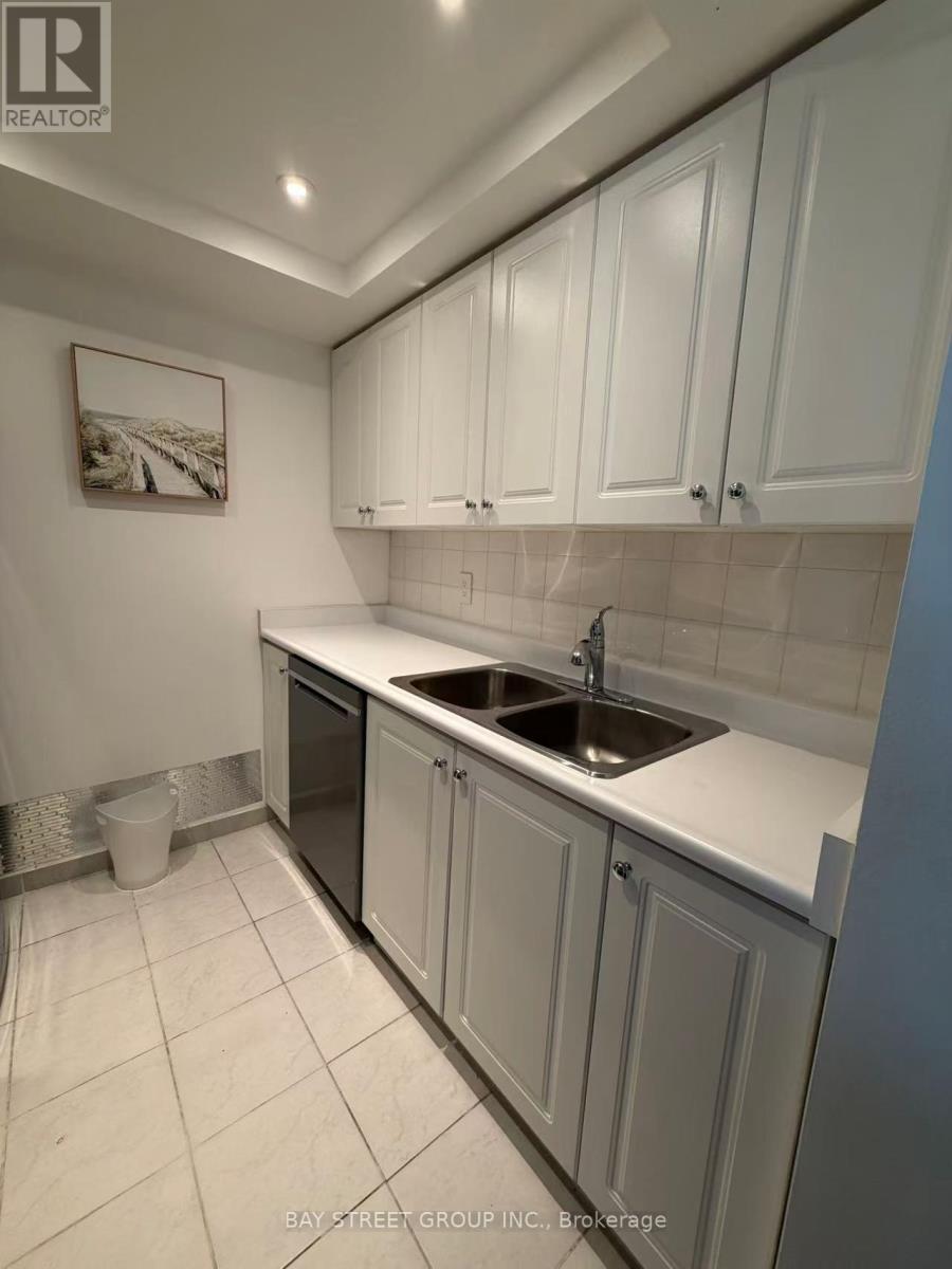 1603 - 77 Harbour Square, Toronto (Waterfront Communities), Ontario  M5J 2S2 - Photo 13 - C13416394