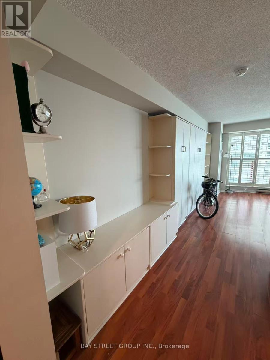 1603 - 77 Harbour Square, Toronto (Waterfront Communities), Ontario  M5J 2S2 - Photo 4 - C13416394