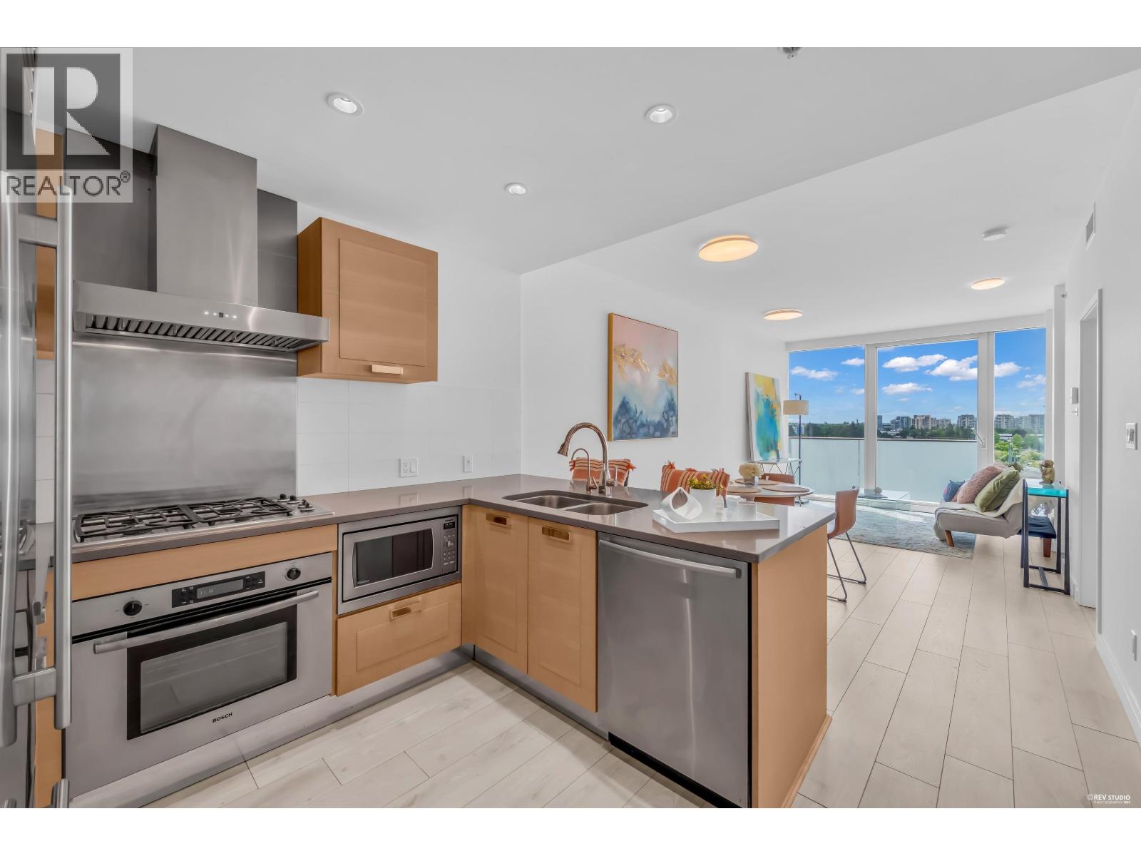 819 8080 CAMBIE ROAD