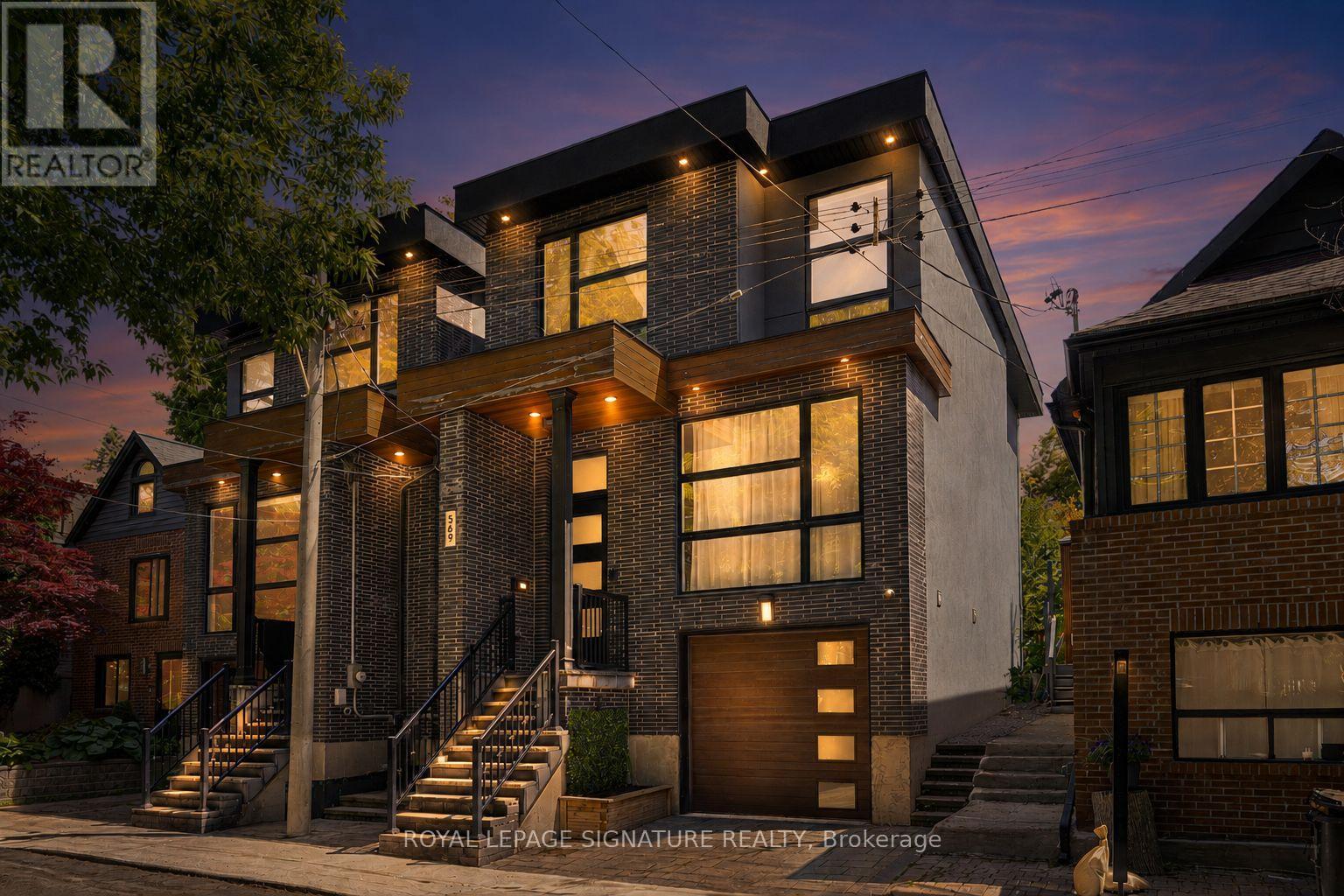 569 CRAVEN ROAD, Toronto, Ontario