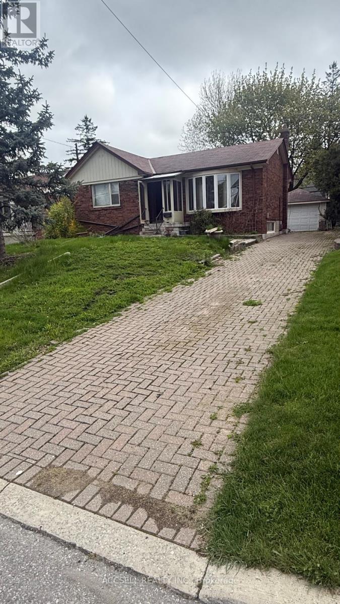 27 Ivordale Crescent, Toronto, Ontario  M1R 2W5 - Photo 1 - E13416462