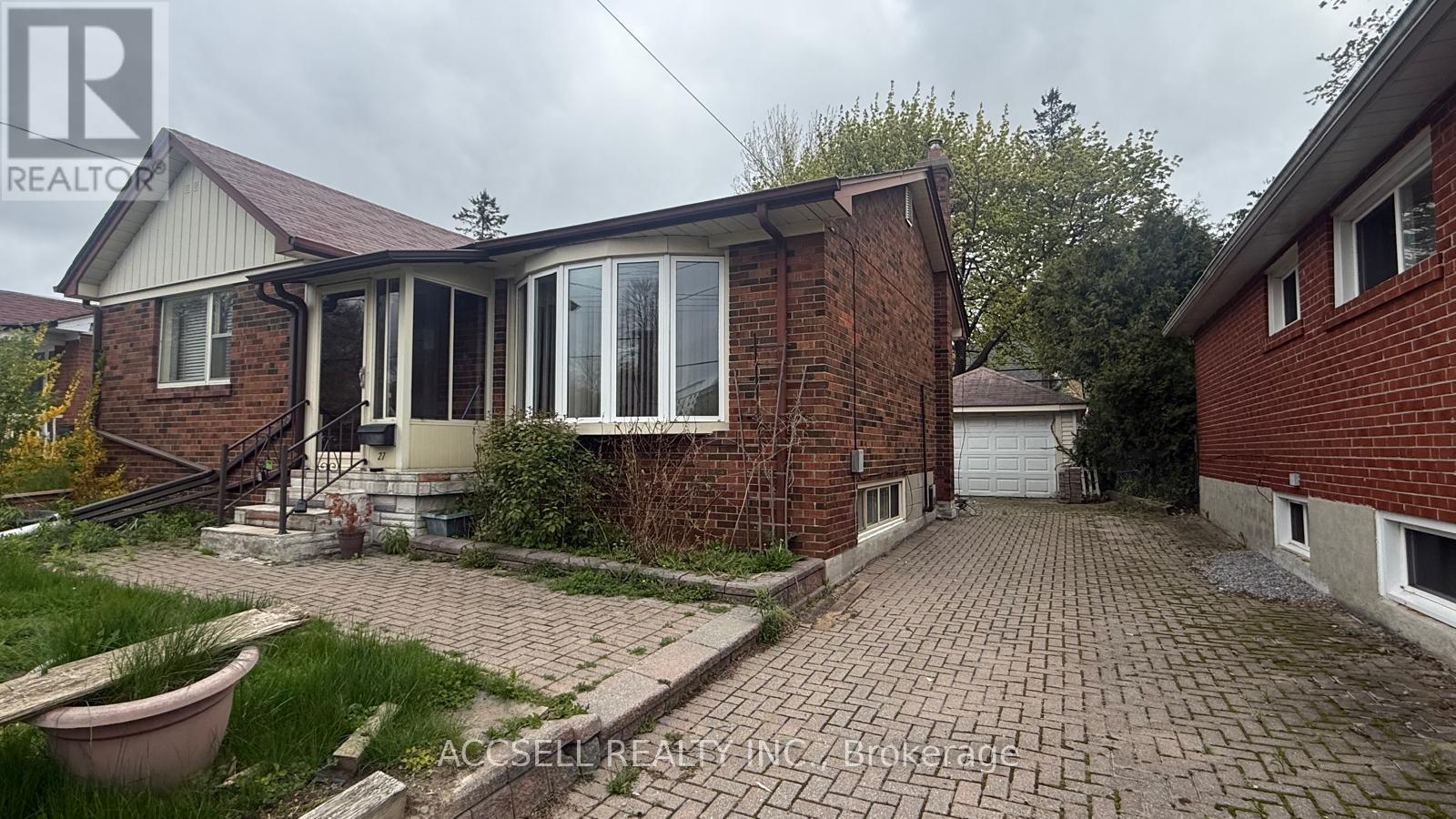 27 Ivordale Crescent, Toronto, Ontario  M1R 2W5 - Photo 2 - E13416462