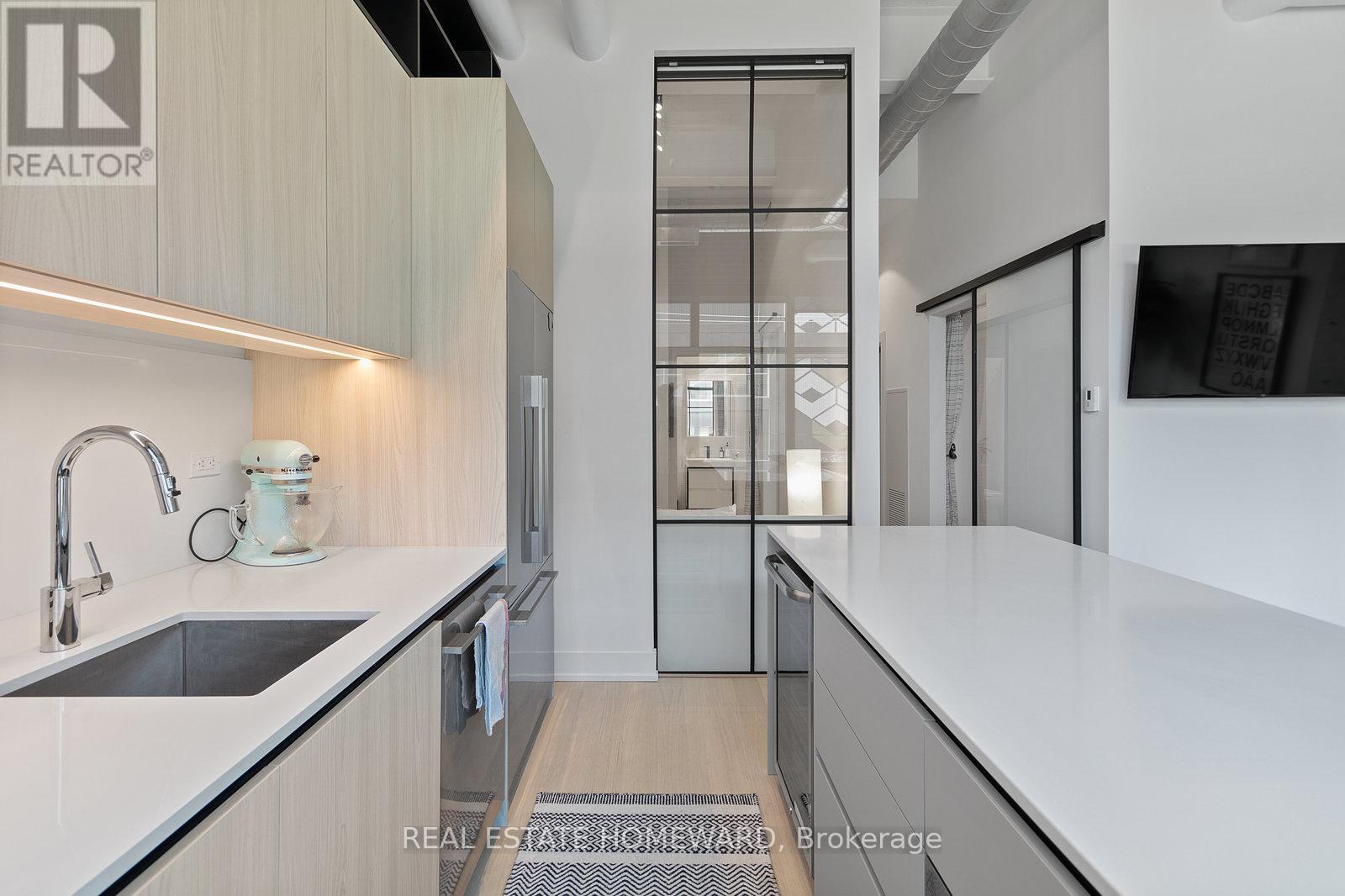 207 - 150 Logan Avenue, Toronto, Ontario  M4M 0E4 - Photo 6 - E13416486