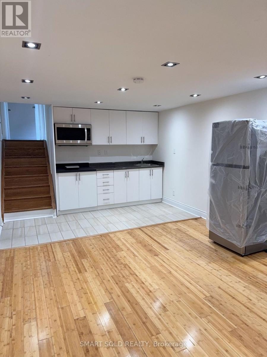 Lower Level - 1 Hammond Drive, Aurora (Aurora Heights), Ontario  L4G 2T8 - Photo 10 - N13416410