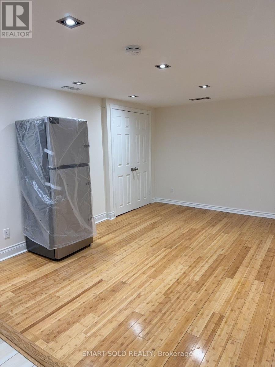 Lower Level - 1 Hammond Drive, Aurora (Aurora Heights), Ontario  L4G 2T8 - Photo 11 - N13416410