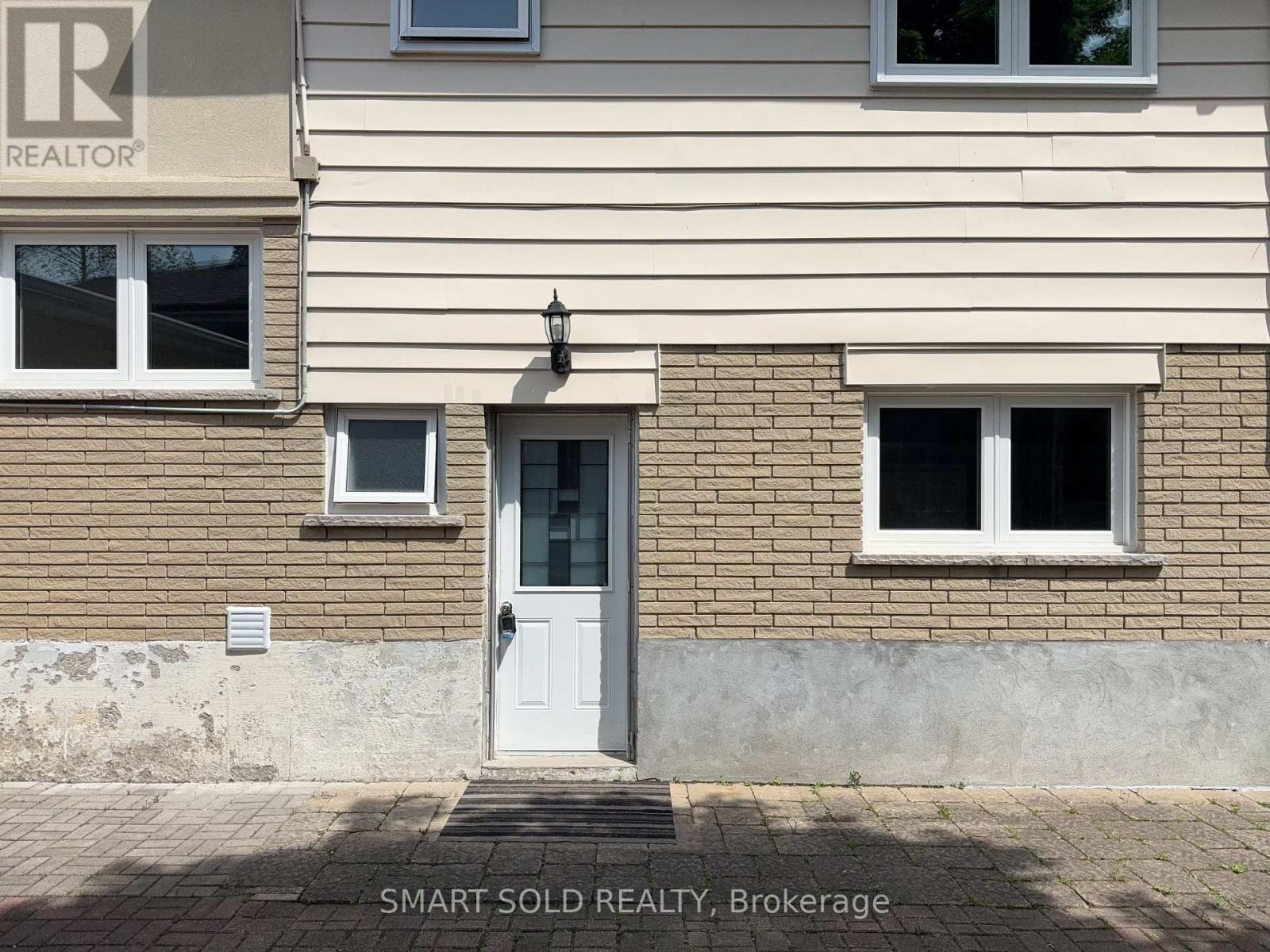 Lower Level - 1 Hammond Drive, Aurora (Aurora Heights), Ontario  L4G 2T8 - Photo 3 - N13416410