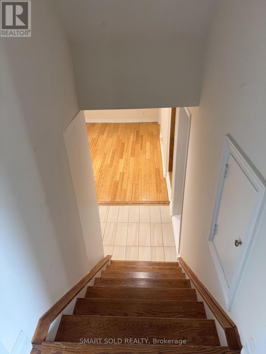 Lower Level - 1 Hammond Drive, Aurora (Aurora Heights), Ontario  L4G 2T8 - Photo 9 - N13416410