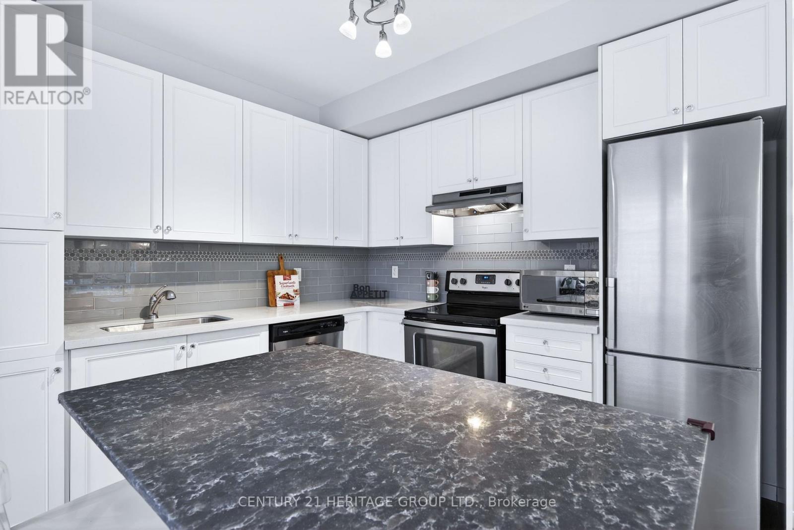 27 - 200 Alex Gardner Circle, Aurora (Aurora Village), Ontario  L4G 3G5 - Photo 6 - N13416412