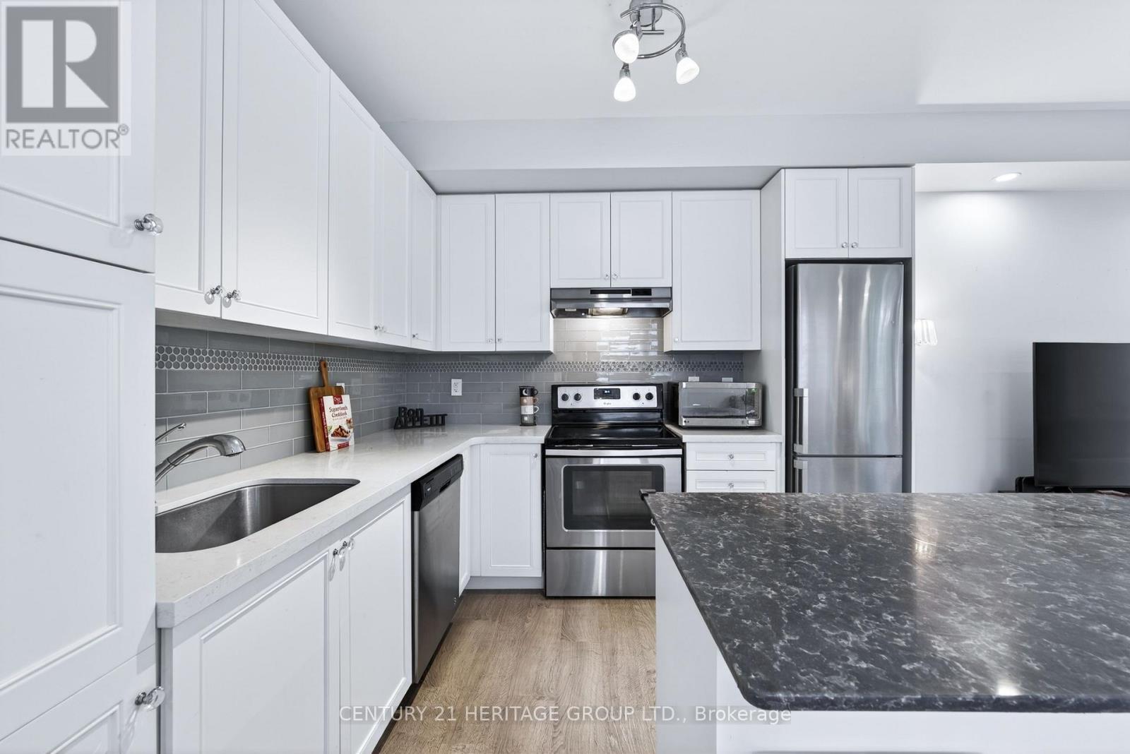27 - 200 Alex Gardner Circle, Aurora (Aurora Village), Ontario  L4G 3G5 - Photo 7 - N13416412