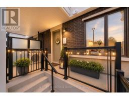 27 - 200 ALEX GARDNER CIRCLE, Aurora, Ontario