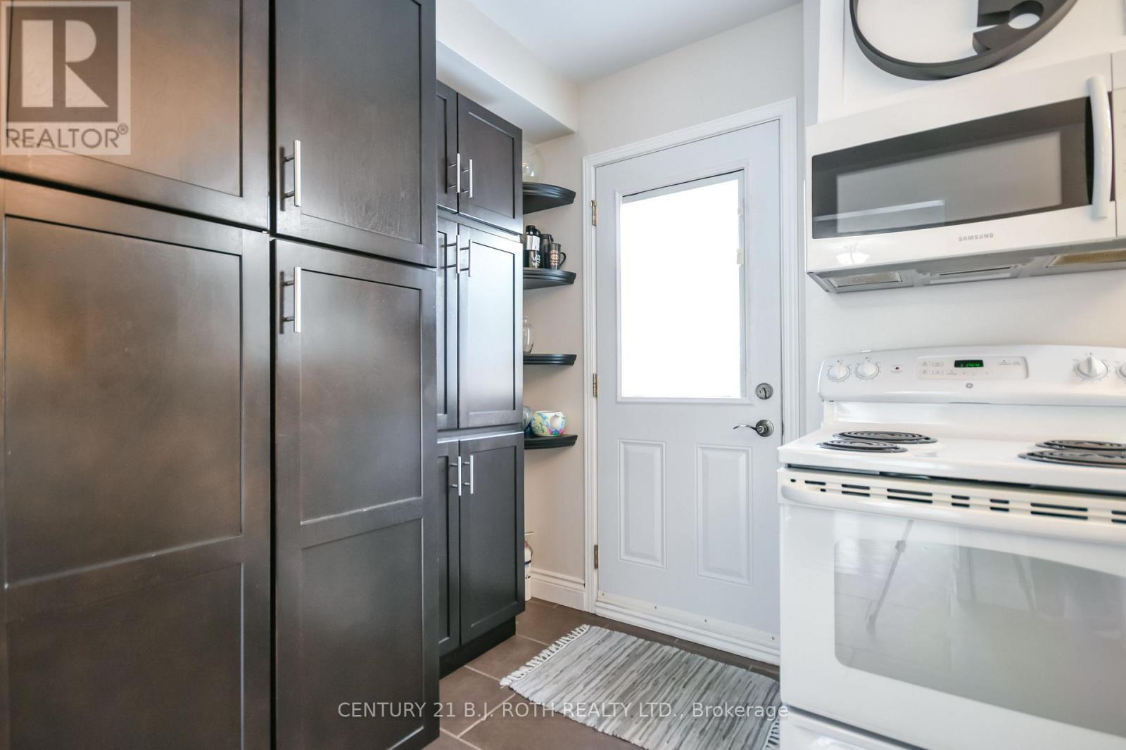 128 Cherrywood Drive, Newmarket (Bristol-London), Ontario  L3Y 2X7 - Photo 15 - N13416474