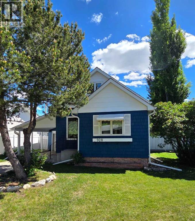 928 18a Street NE, Calgary, Alberta  T2E 4W4 - Photo 1 - A2299443