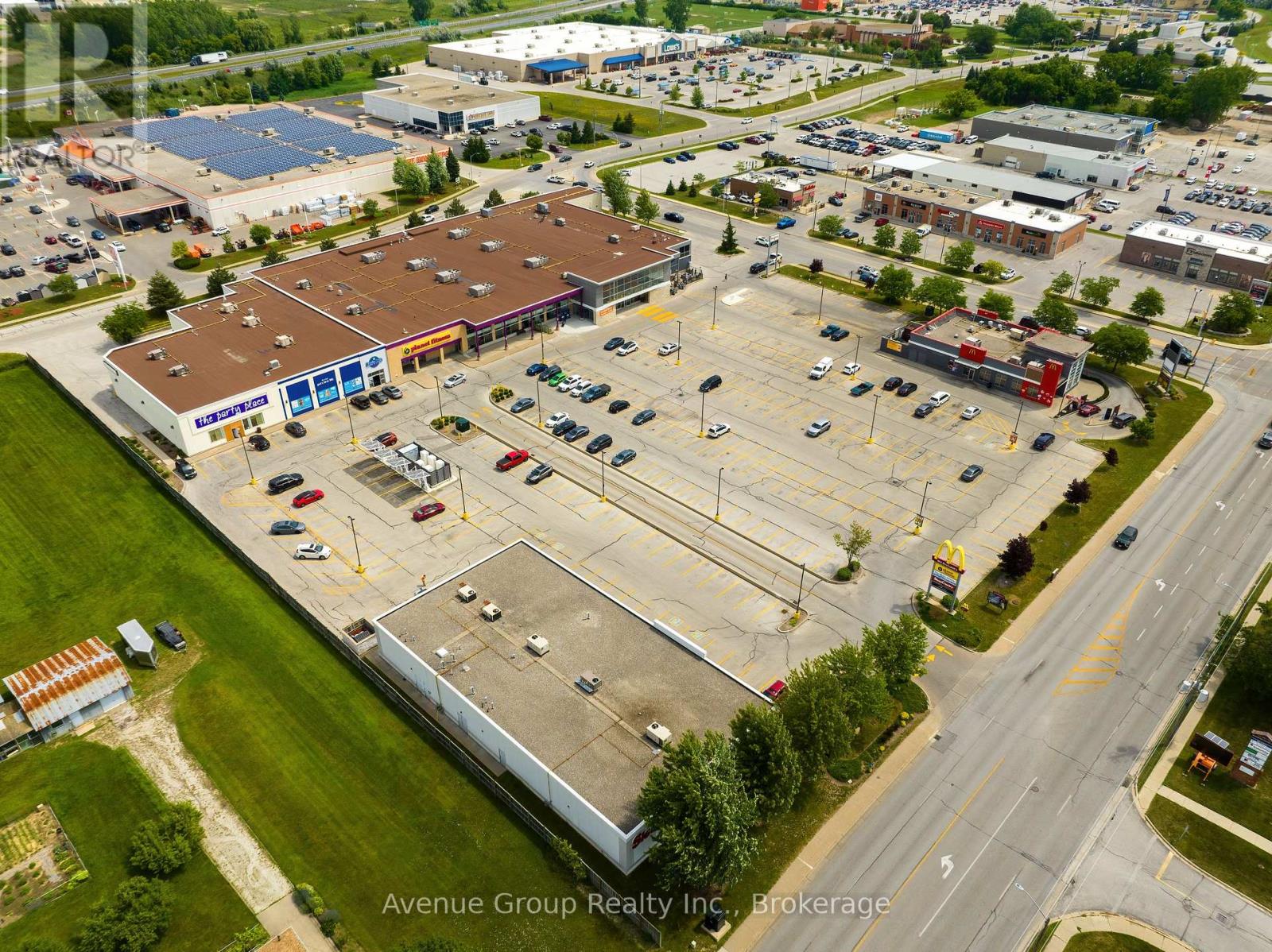 B0001 - 1330 Exmouth Street, Sarnia, Ontario  N7S 3X9 - Photo 2 - X12640616